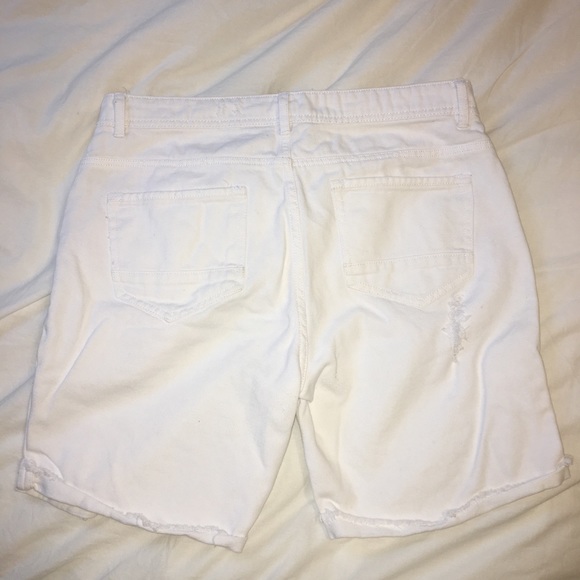 Forever 21 ripped shorts - Picture 2 of 2
